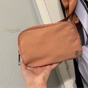 Lululemon pink Savannah belt bag